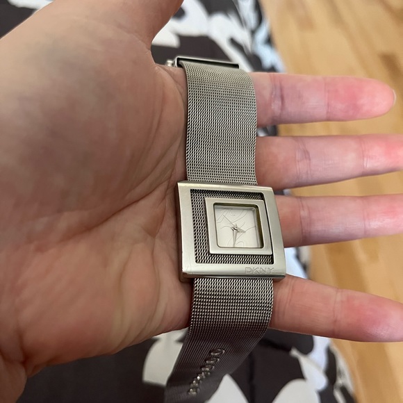 DKNY mesh bracelet watch - Picture 3 of 5